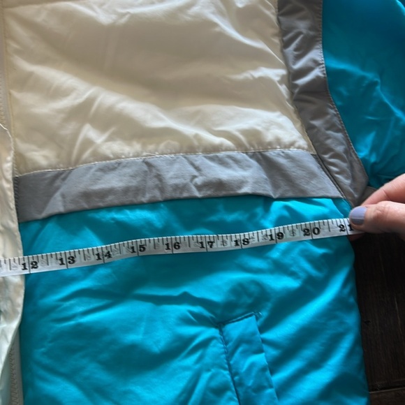 Vintage Snow Trails Medium White and Teal Ski Jacket - Picture 13 of 13